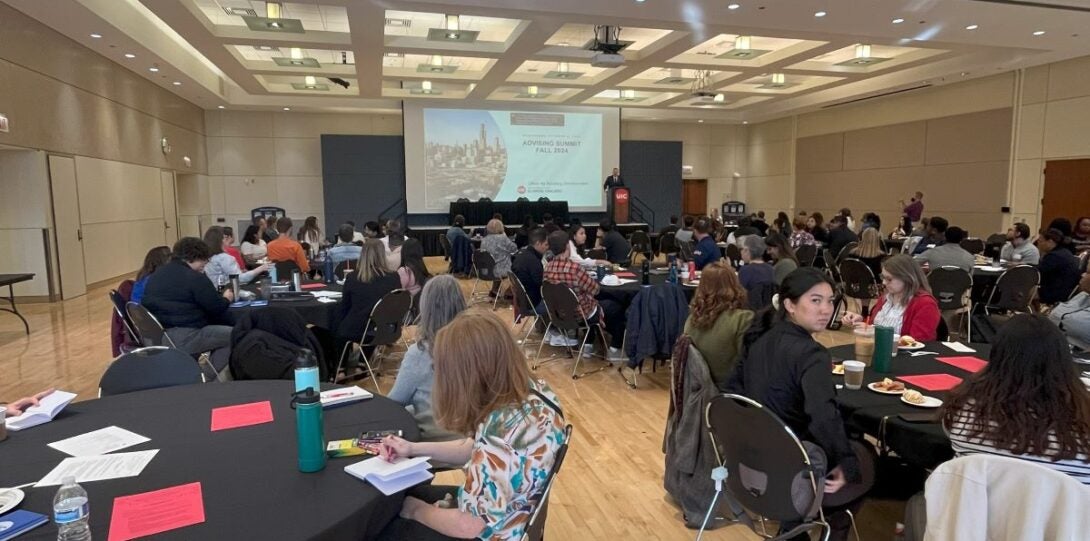 Advising Summit tables of attendees